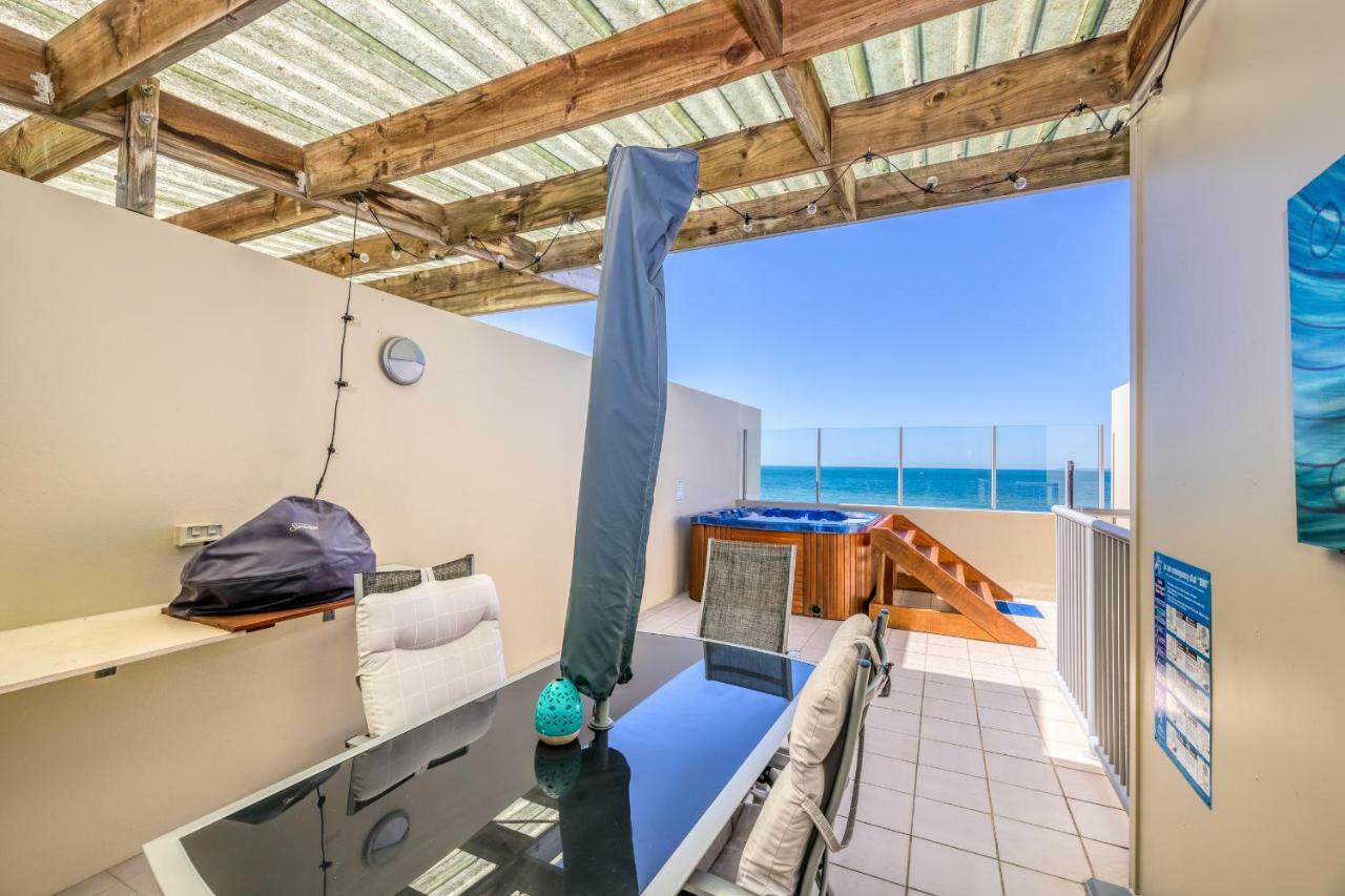 On The Beach Resort Bribie Island Woorim Exterior foto